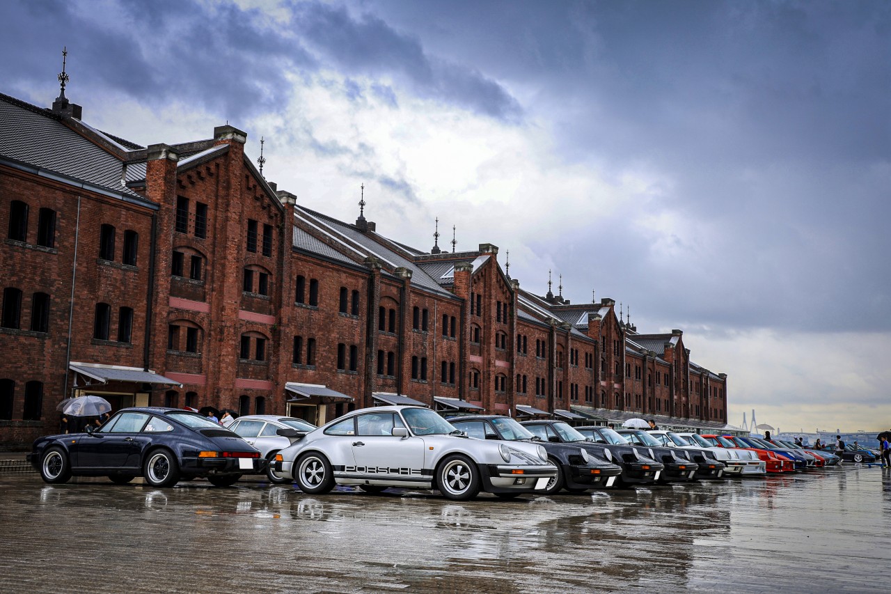 今年は9月開催！新旧ポルシェが横浜赤レンガ倉庫に集結した