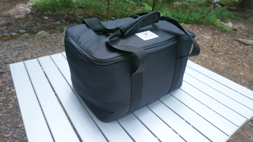 スノーピークの「ユニットギアバッグ」は仕切りを自在に変えられる