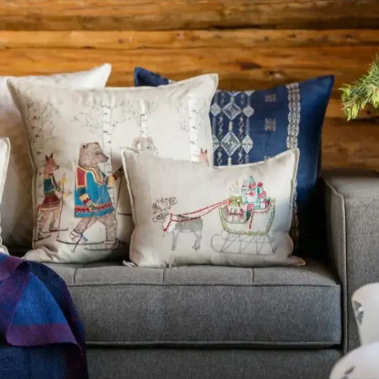 コーラルアンドタスク クッションカバー Santa's Sleigh - メルカリ
