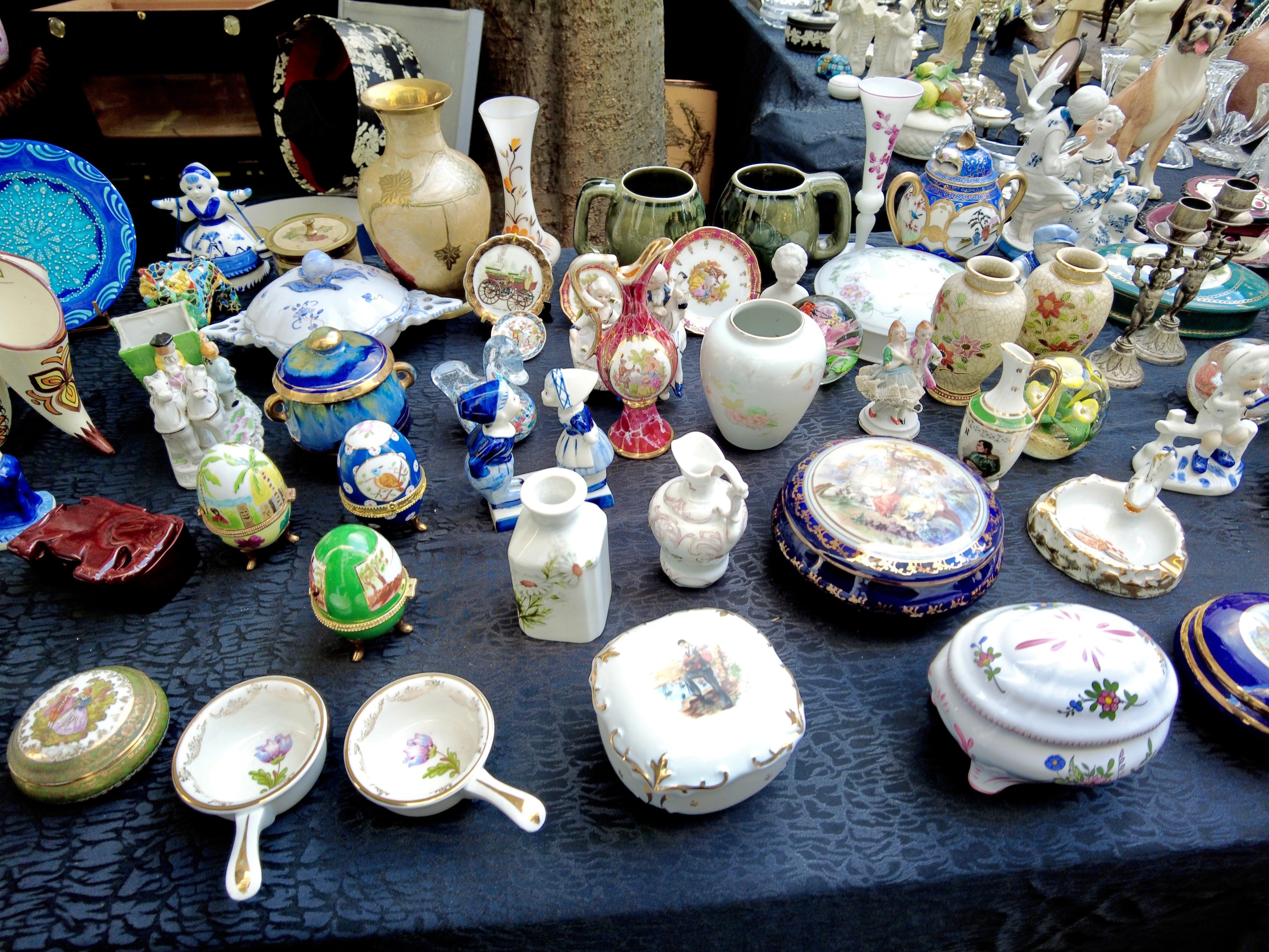 パリ】ヴァンヴ蚤の市で掘り出し物を探そう！｜あつみん｜大企業→海外