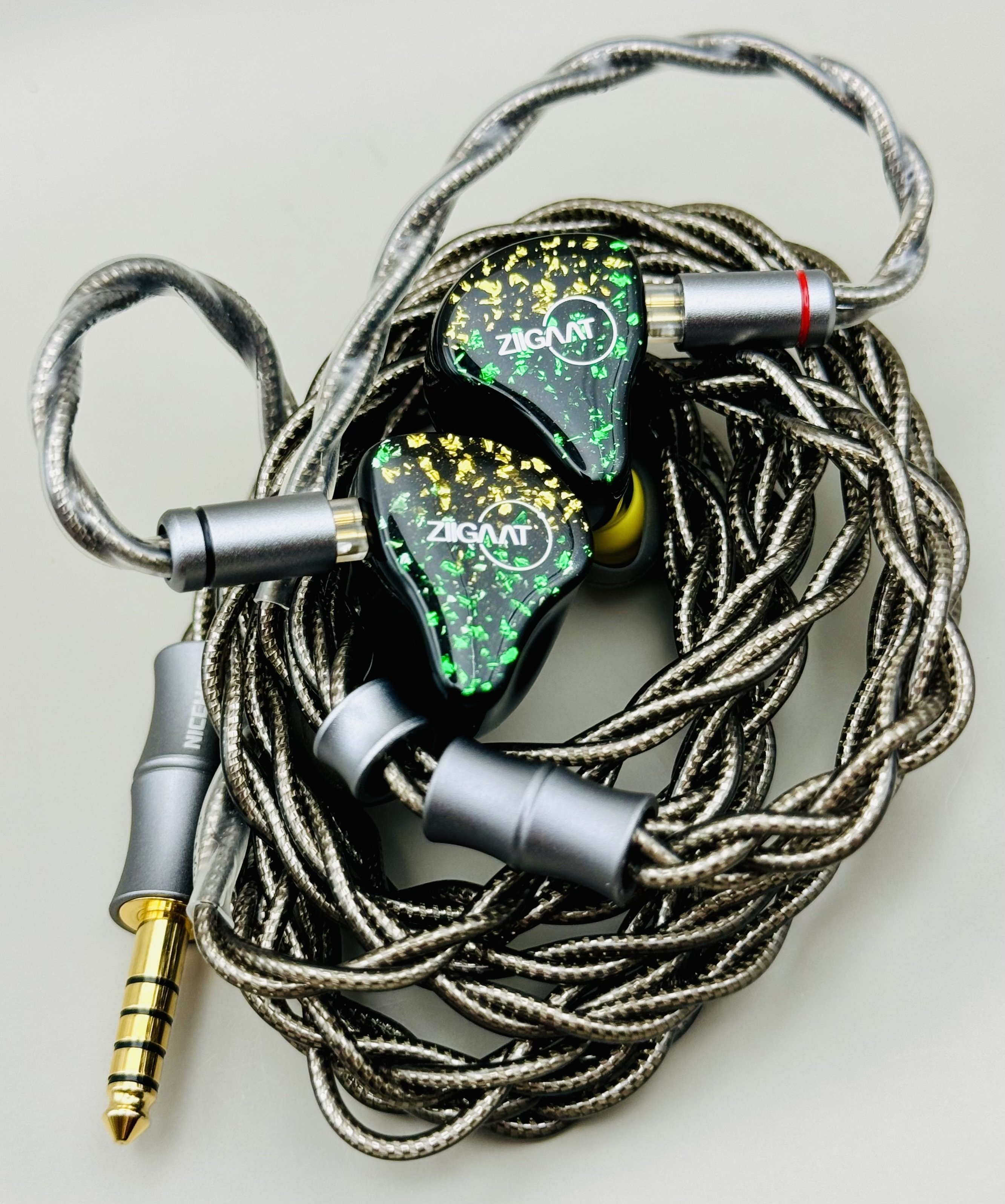 ZiiGaat Arcadiaのレビュー｜ラルフ・ヒンクリー