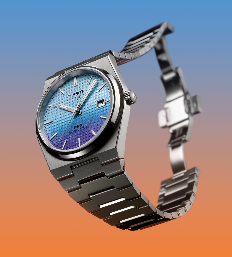 ティソ PRX に、グラデーションによる独創的な文字盤を纏ったモデルが
