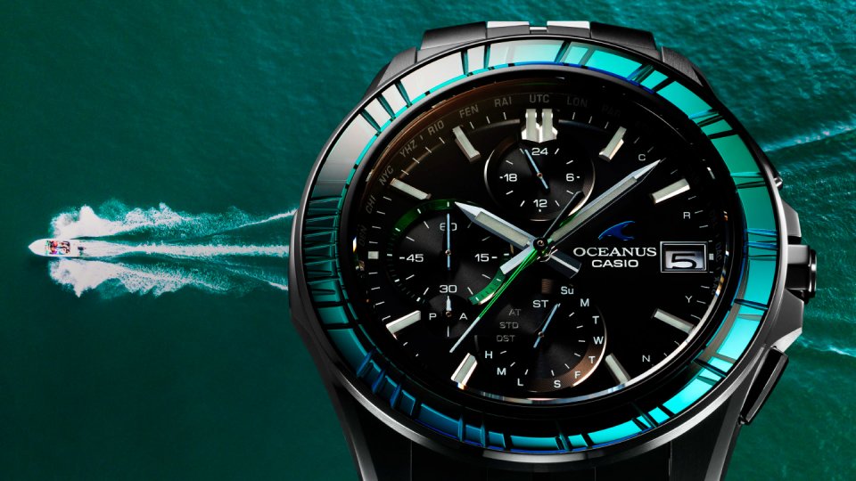 OCEANUS” ブランド発売20周年モデル第2弾は、船が作る波の筋「航跡」を