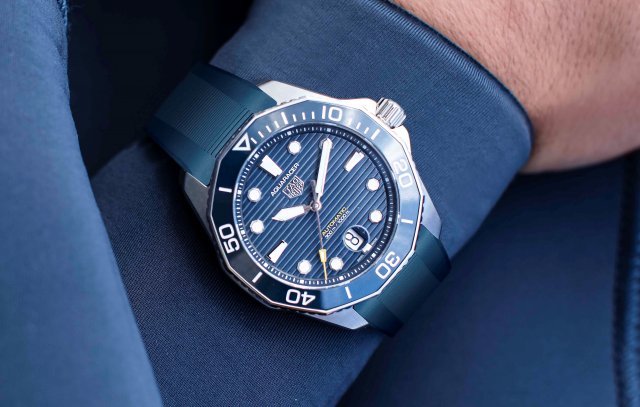 タグ・ホイヤー アクアレーサー プロフェッショナル300」 コレクション