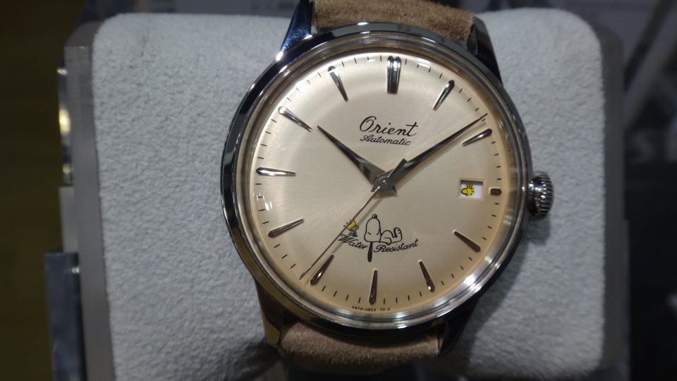 オリエントと同い年の”ピーナッツ”、両者の75周年を記念する限定モデル