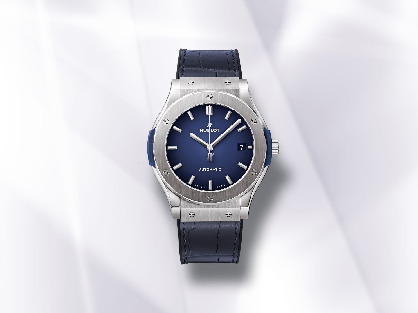 ウブロの「クラシック・フュージョン」日本限定ディープブルー