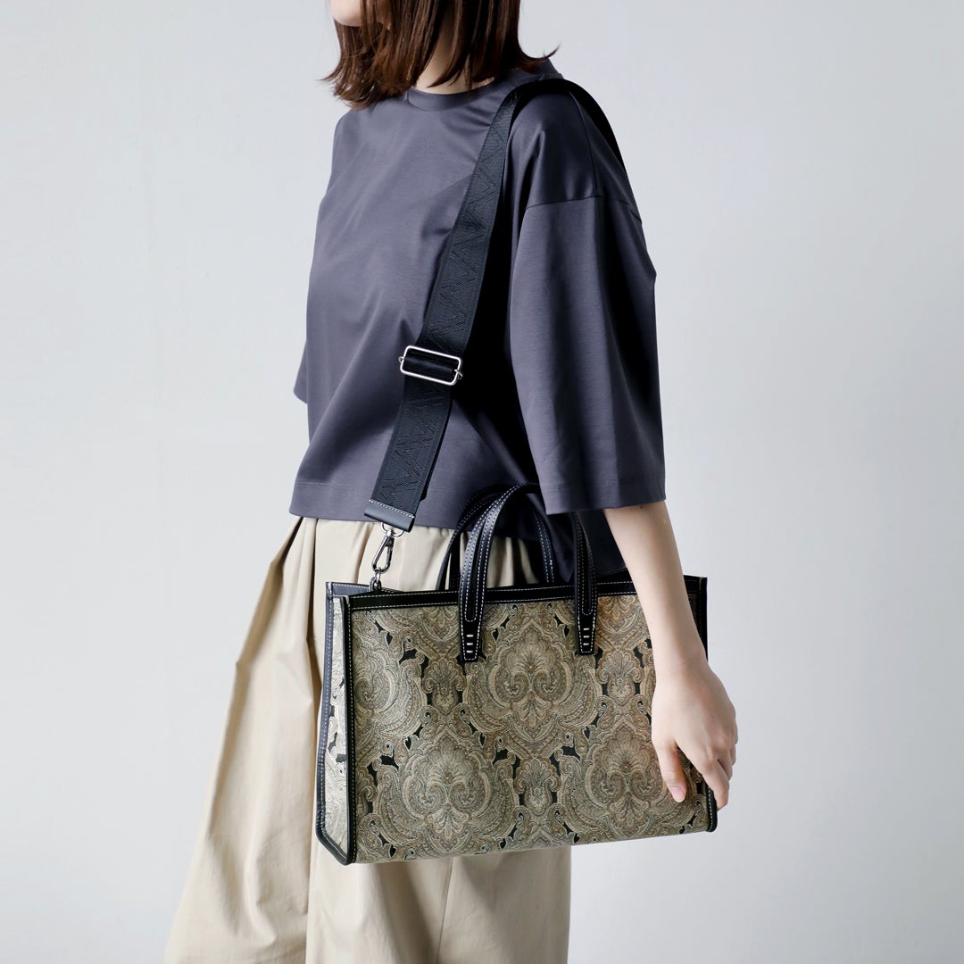 A VACATION ア ヴァケーション 2way スクエア トートバッグ “BREAD M