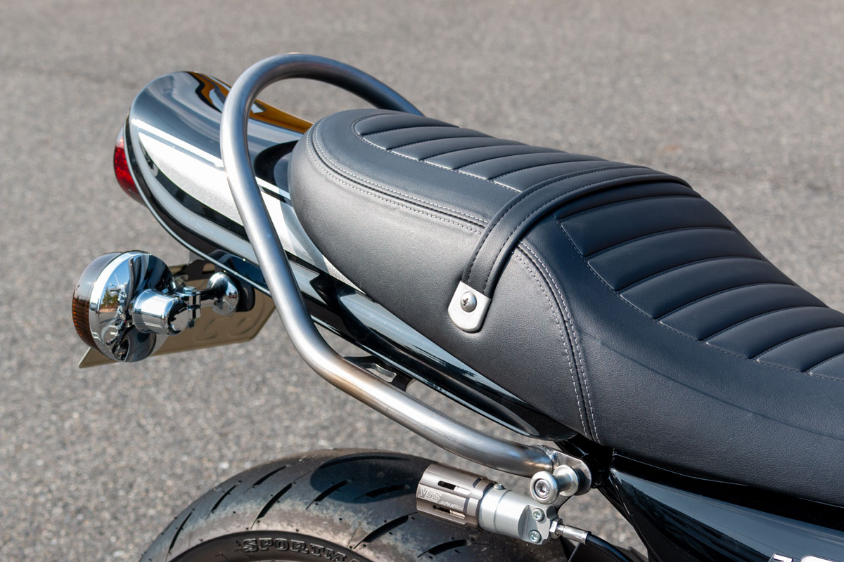 ≪Z900RS/CAFE タンデムグラブバー ロングテールカウル専用 発売開始