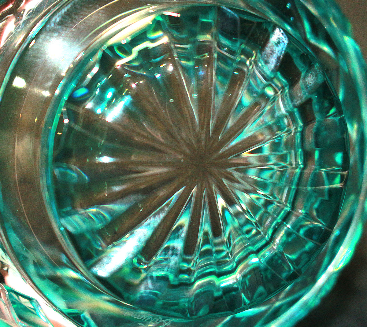 26080 薩摩びーどろ工芸 復元薩摩切子 色被せガラス切子猪口 – アート飛田