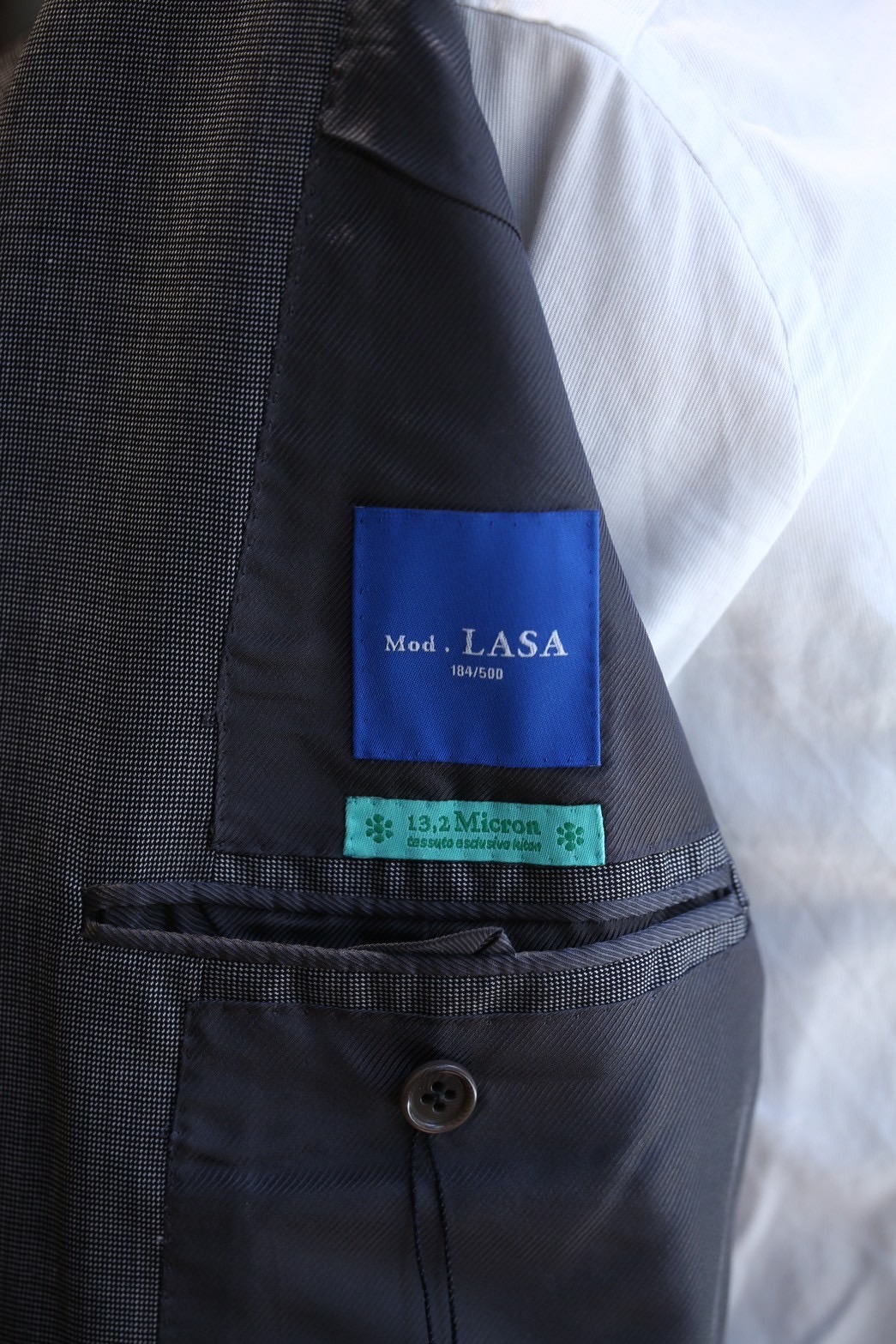 Kiton キトン】贅沢13.2Micronウール 通年合い物 定番グレースーツ