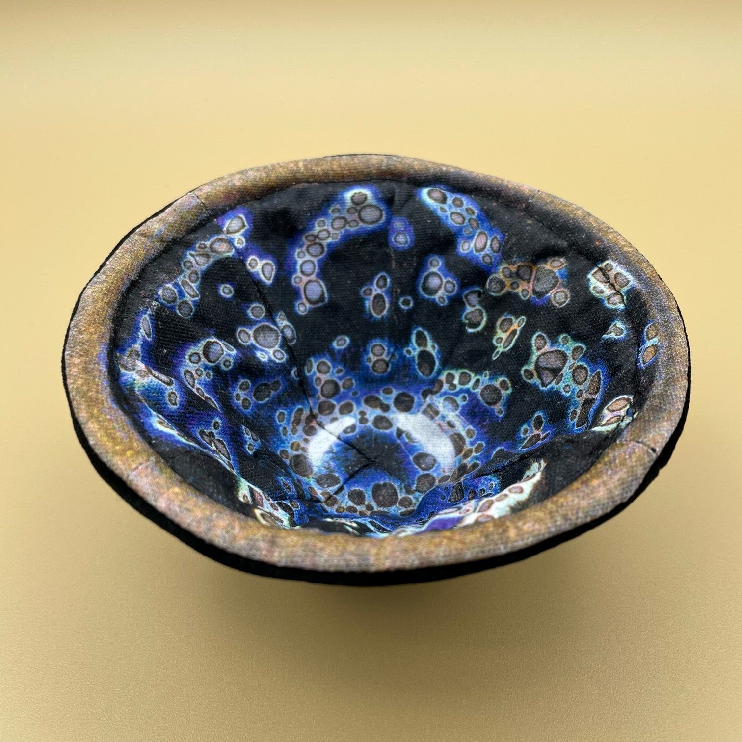 ほぼ実寸「曜変天目ぬいぐるみ」販売再開へ！ 静嘉堂＠丸の内の