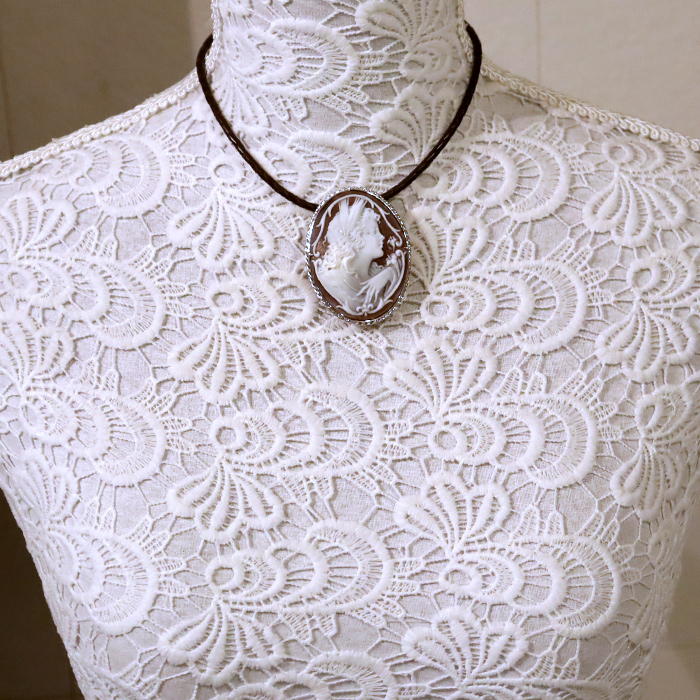 カメオ専門店アートフェリーチェ 女神デメテルのカメオブローチ