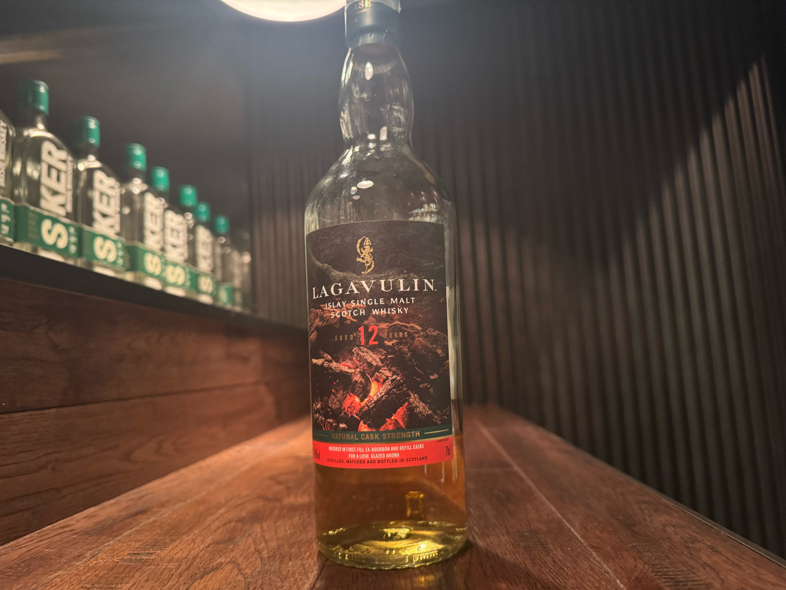 ラガヴーリン蒸留所 12年 ディアジオスペシャルリリース2025 暖炉の