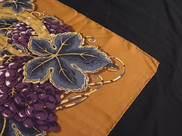 1円 Salvatore Ferragamo フェラガモ シルク100％ 狐柄 キツネ柄 大判