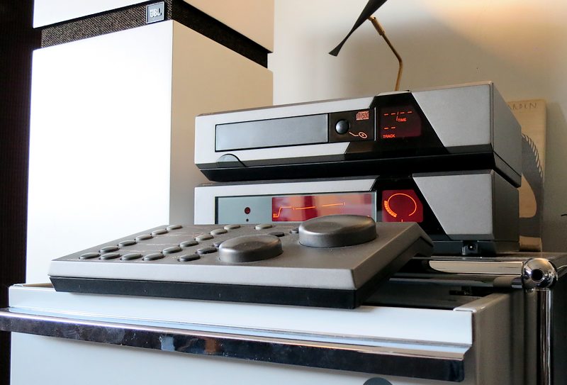 中古 Quad66 pre+66CD プリアンプ+CDプレーヤー CD-M4