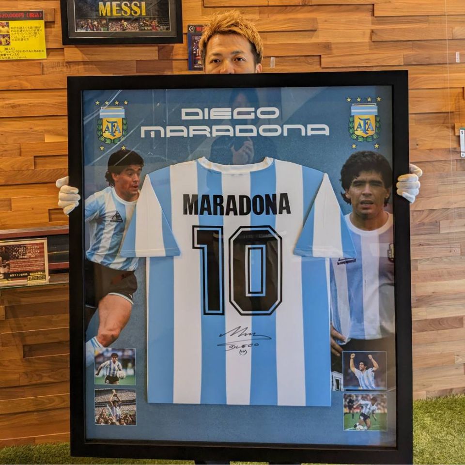 今は亡きレジェンド】マラドーナのユニフォームを購入 – AuthentiCo.