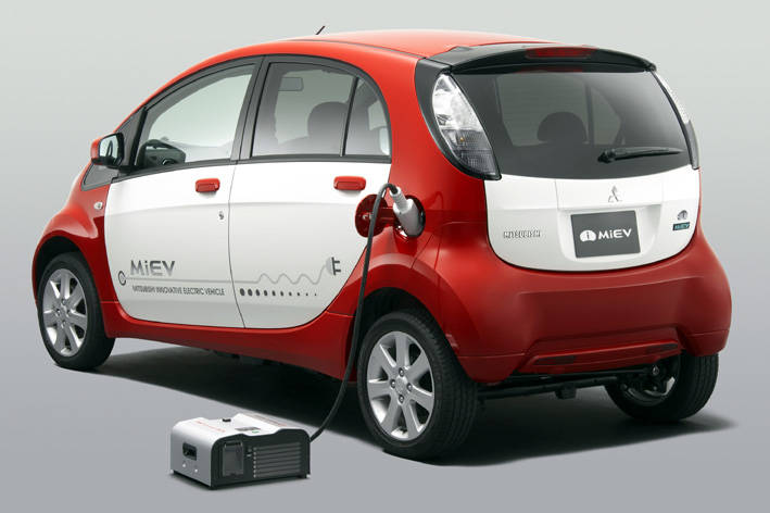 三菱】電気自動車から家庭用電源を取り出す電源装置「MiEV power BOX