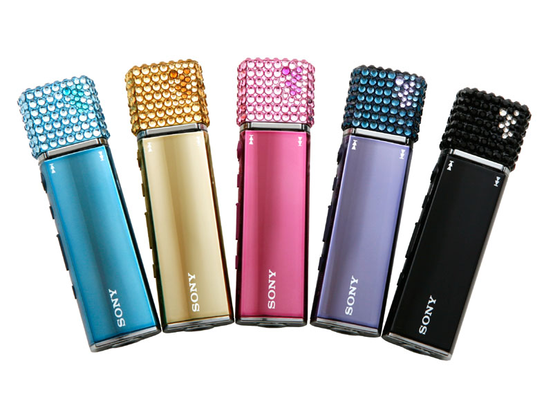 ソニー、ラインストーンキャップ装備の「NW-E010」