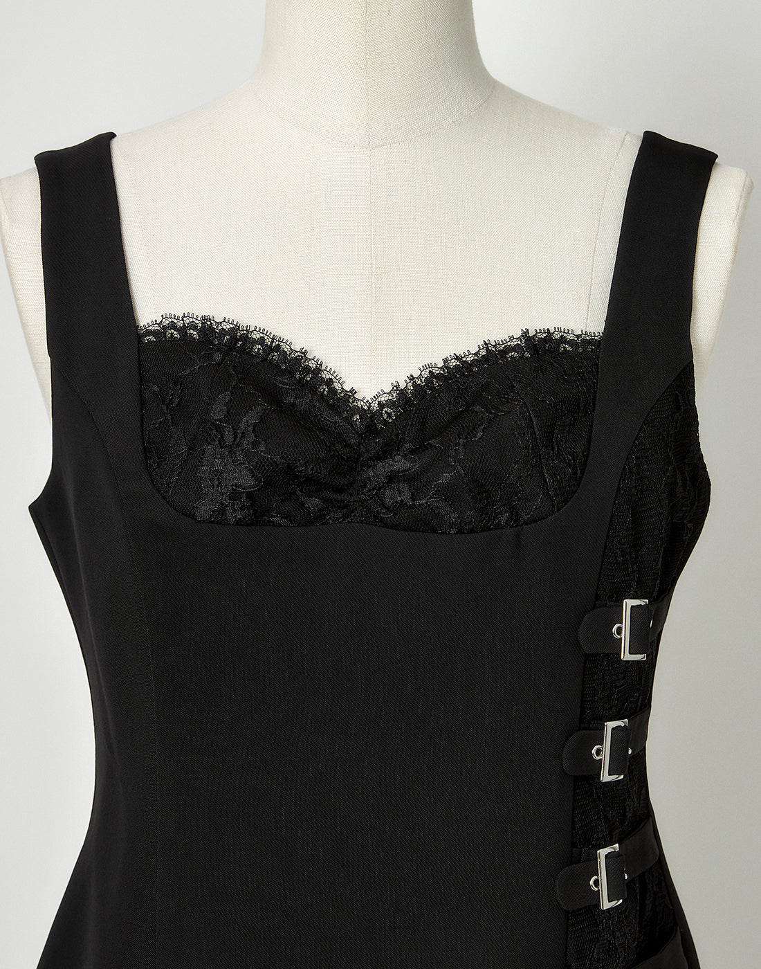 Buckle belt garter dress – AVENCHUMU （アバンチュウム）