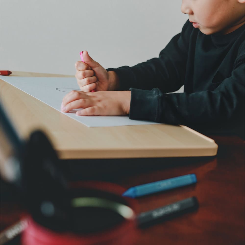 イージー ライティング ボードのある暮らし – バランスチェアのbalans