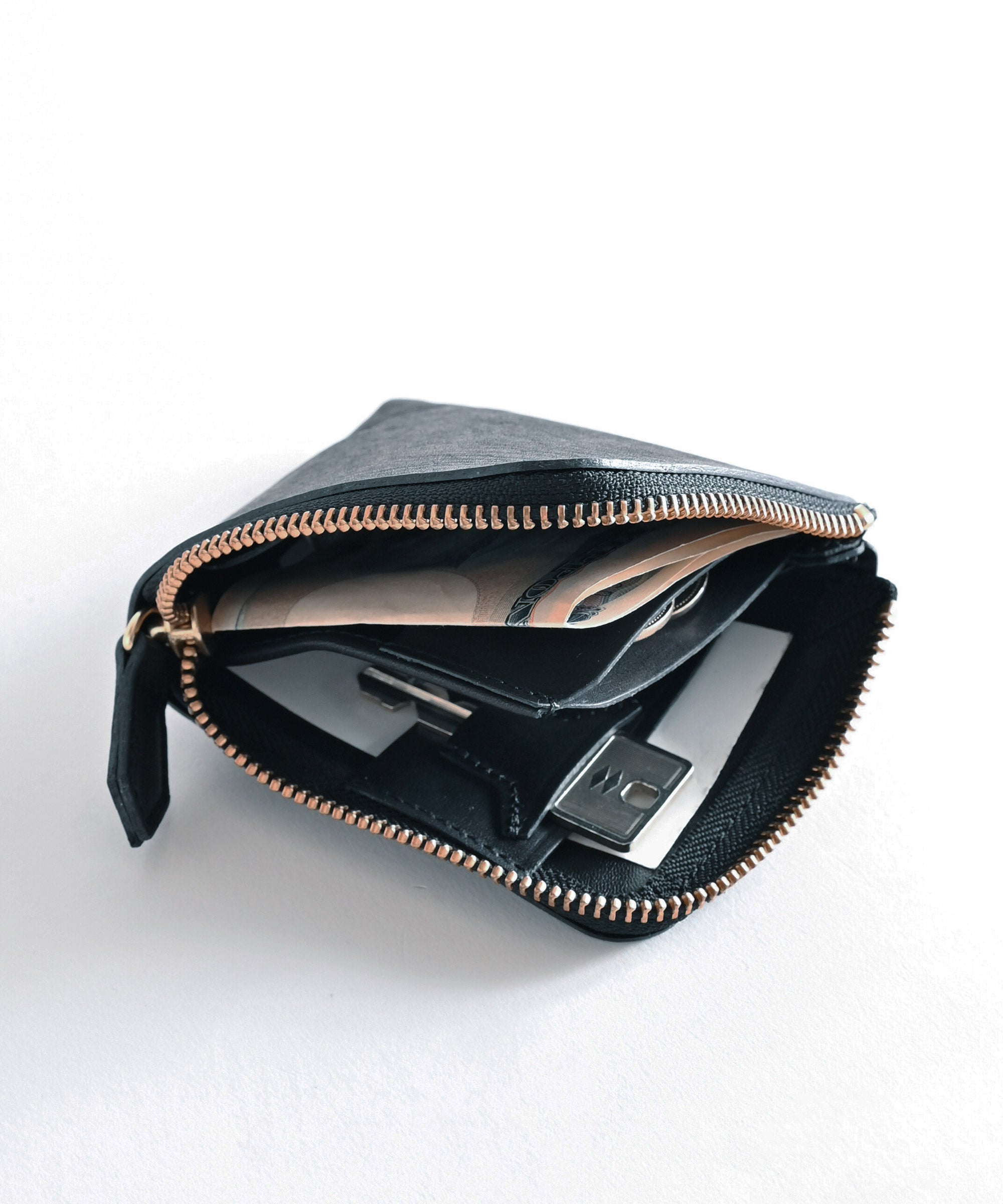 財布[leather] 二つ折り財布 コンパクト 本革 ブラック 黒色 - BASIC