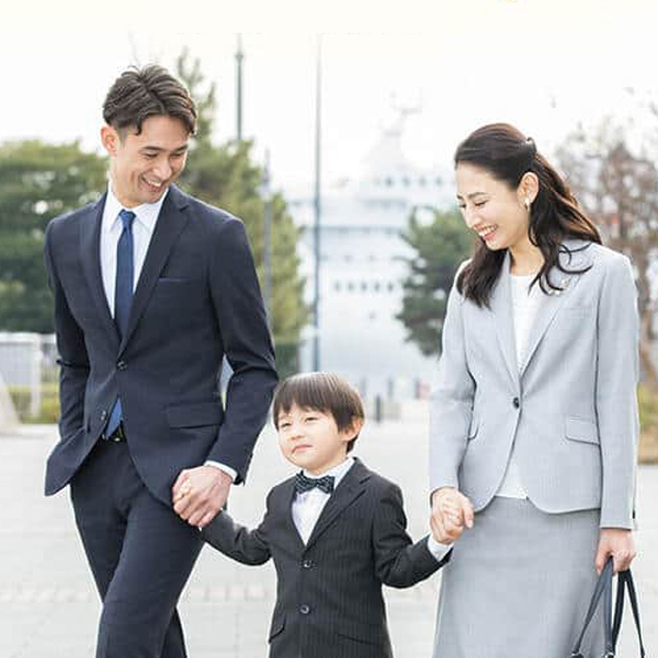 入学式・卒園式】大切な門出の日を祝うオシャレなパパになれるスーツを