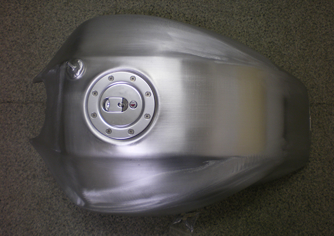 Kawasaki ZRX1100/1200 Aluminum fuel tank | BEATER-JAPAN - Aluminum
