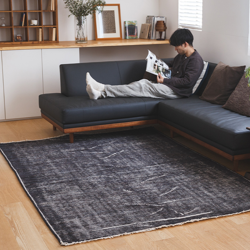 ヴィンテージ風ラグ ウール100％ブラックの絨毯 [NR5601ムーンナイト