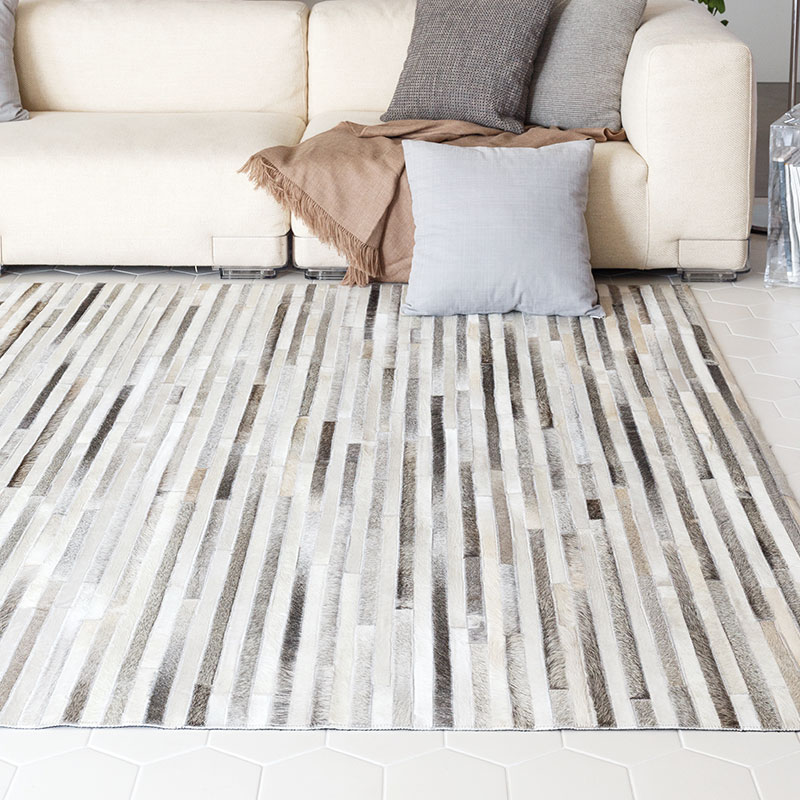 上質カウレザー] ラインボーダーのカウハイドラグ アイボリー / UC215