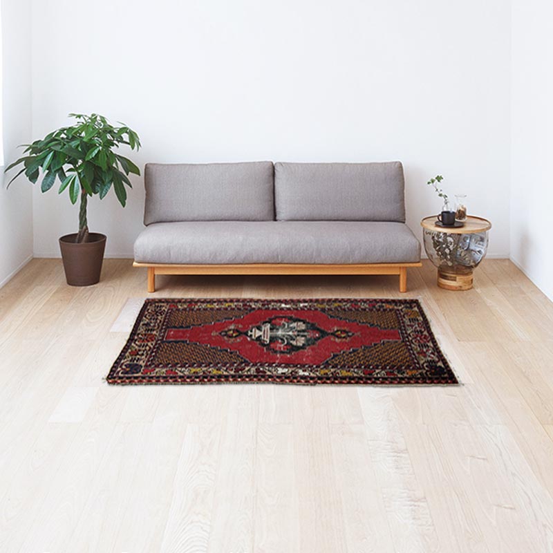 人気の赤いヴィンテージラグ、トライバルラグヴィンテージ 原毛色 -赤