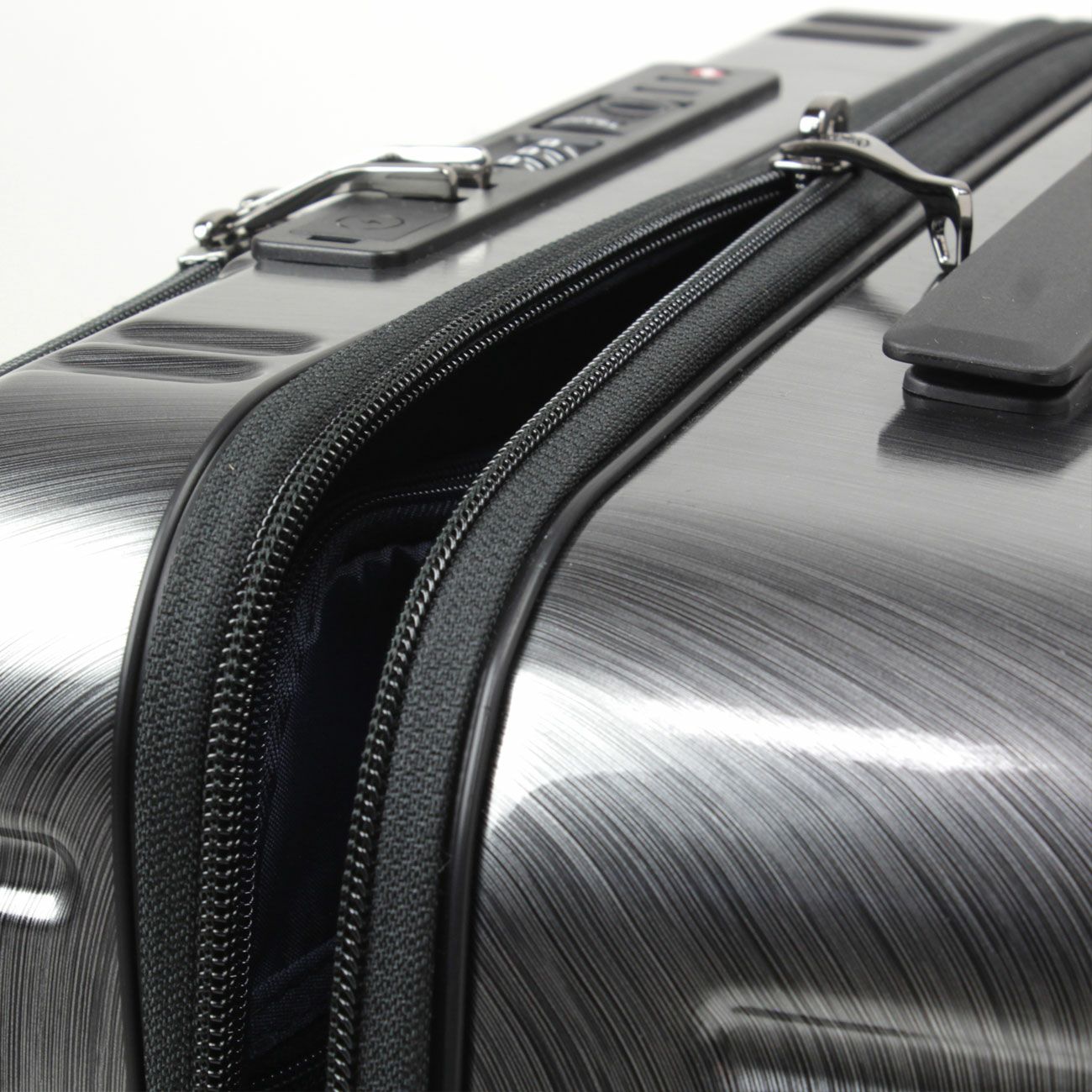 No.60523：フロントオープン スクエア4輪33L 39cm | BERMAS OFFICIAL