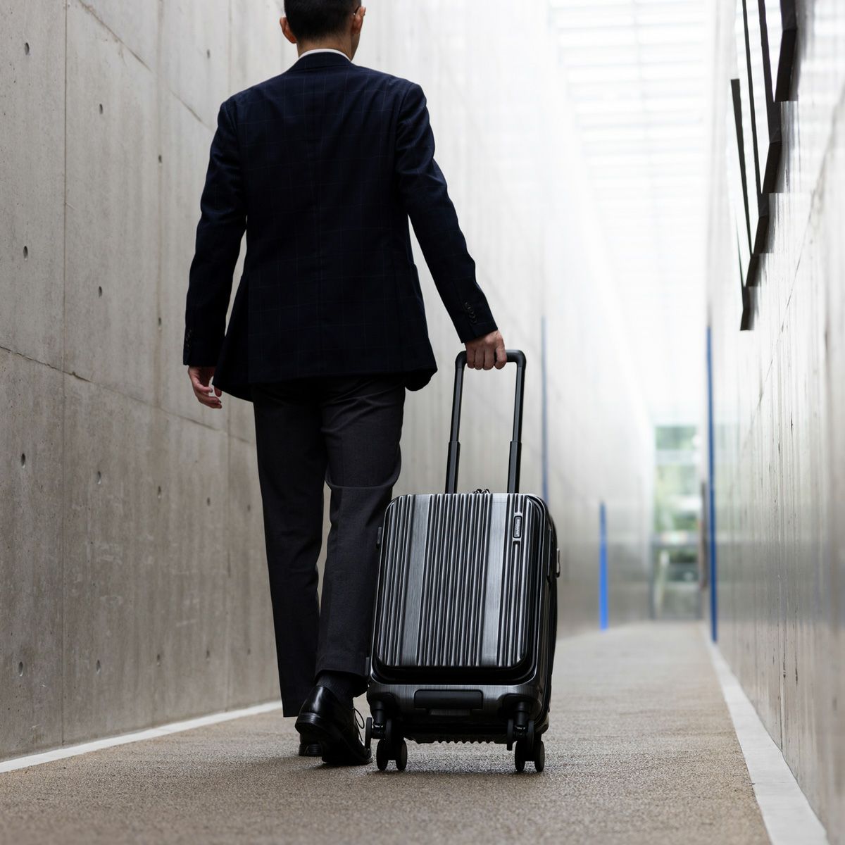 No.60561：フロントオープン 36L 47cm | BERMAS OFFICIAL WEB SHOP