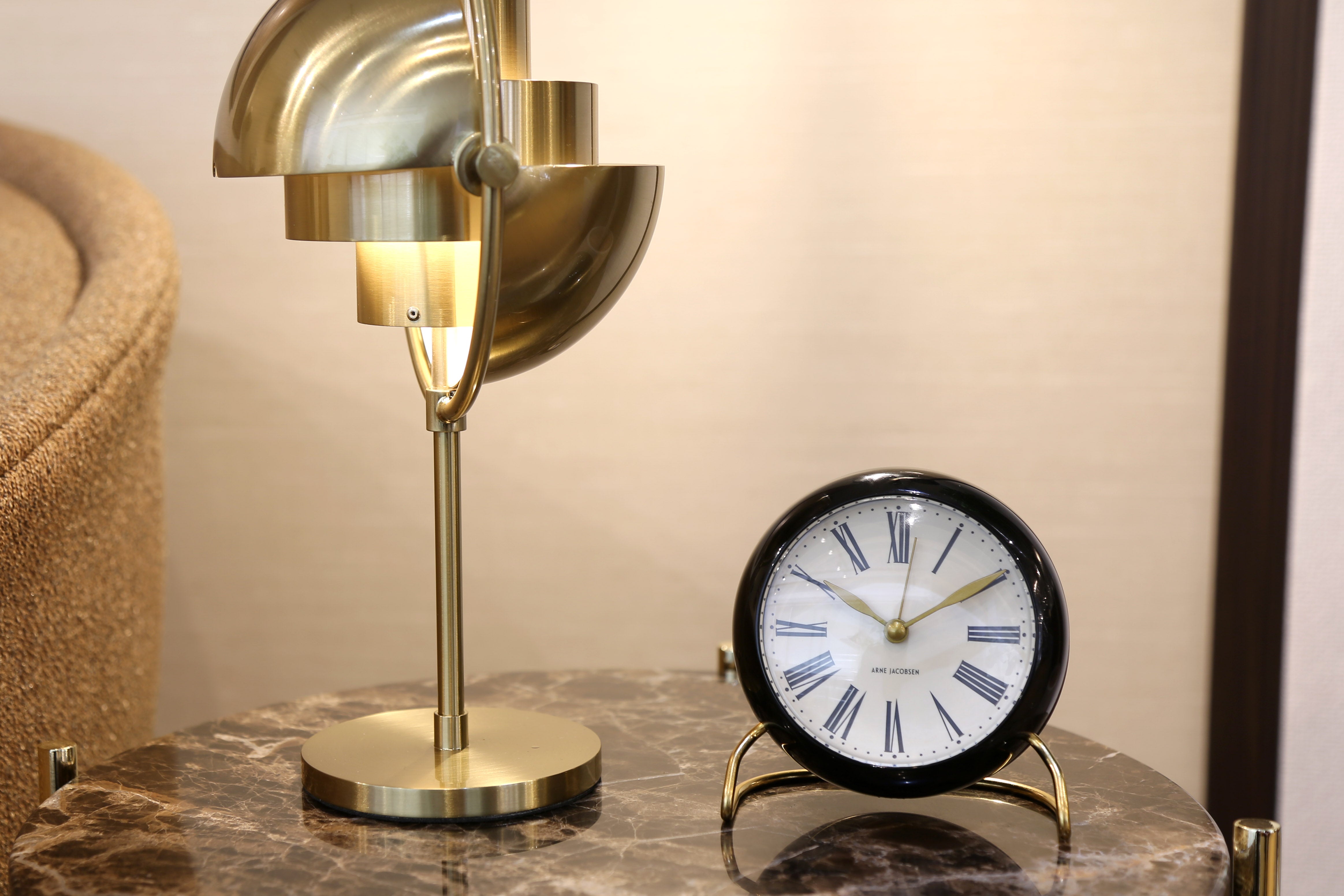 ARNE JACOBSEN TABLE CLOCK ROMAN CLASSIC 【リミテッド エディション