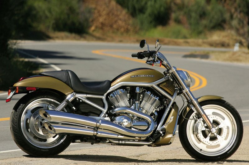 Harley-Davidson VRSCAW V-Rod Motorcycles - Photos, Video, Specs