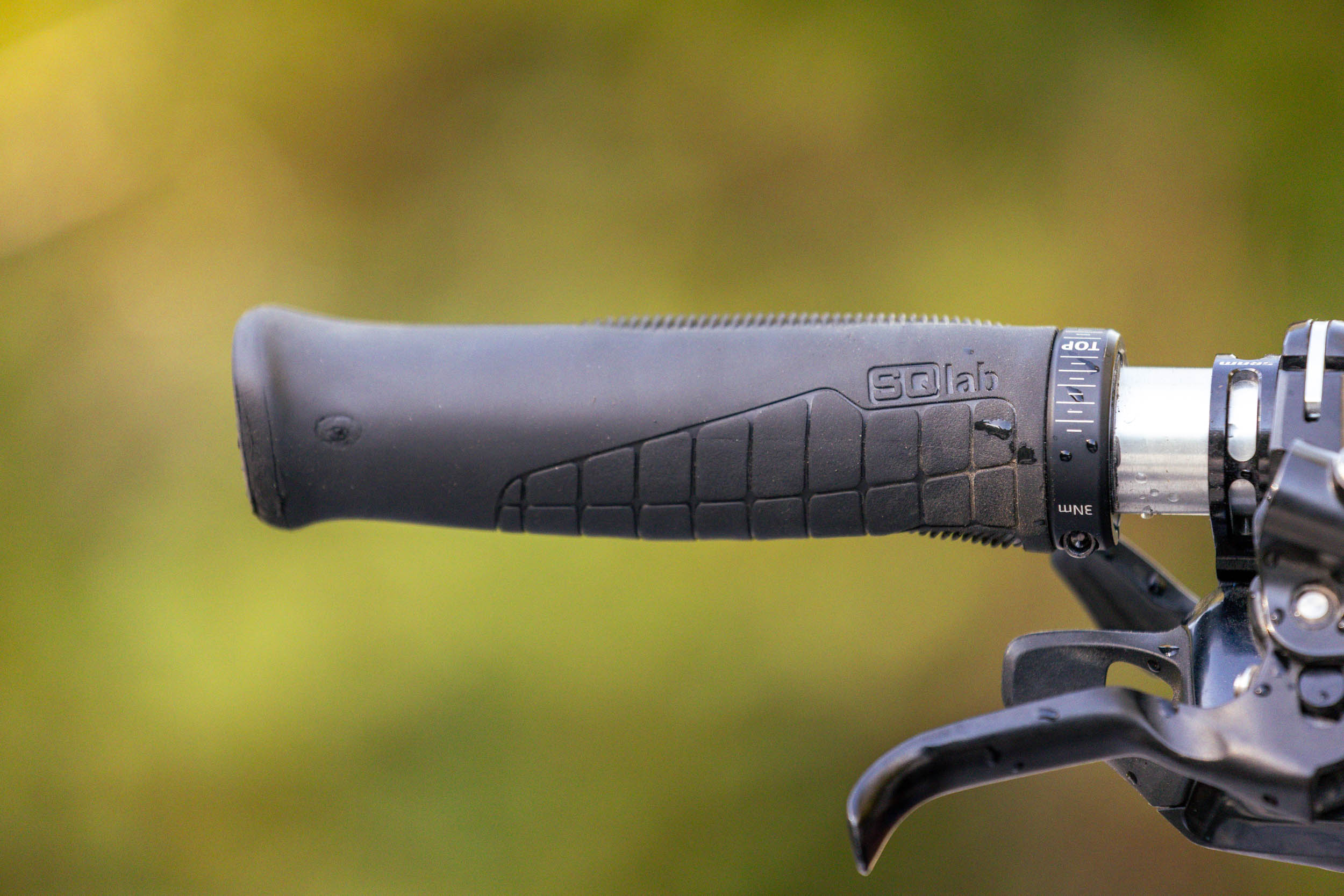 SQlab 710 2.0 Grips Review: Battle of the Mini Wing - BIKEPACKING.com