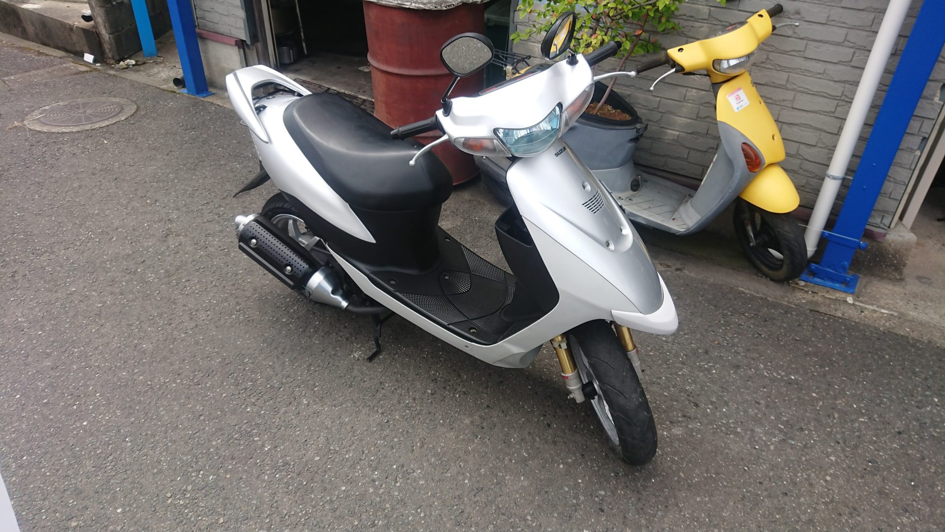 スズキ ZZ(ジーツー) シルバー CA1PB型50cc 100,000円（税込み