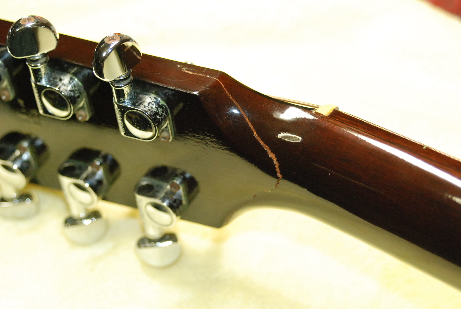 ギブソン L-00 と ES-335ネック折れ修理 - First Touch ギターリペア