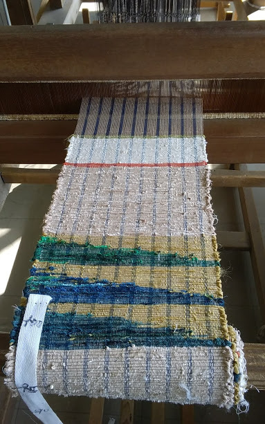 裂織の半幅帯二本目織っています。 | 着物暮らし はごろも