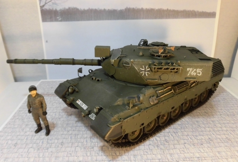 タミヤ1/35 「レオパルドA4」 | 出戻りプラモ少年～老眼と共に