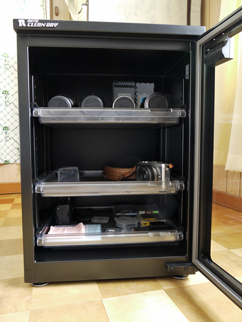 東洋リビングの防湿庫「オートクリーンドライ ED-80CDB」を導入