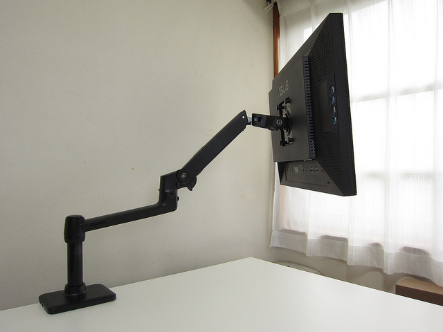HP シングルモニターアーム』 レビュー ～Ergotron製の高性能アーム