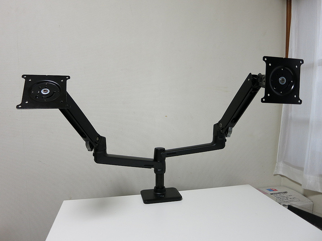 HP シングルモニターアーム』を支柱1本でデュアル化してみる | ヲチモノ