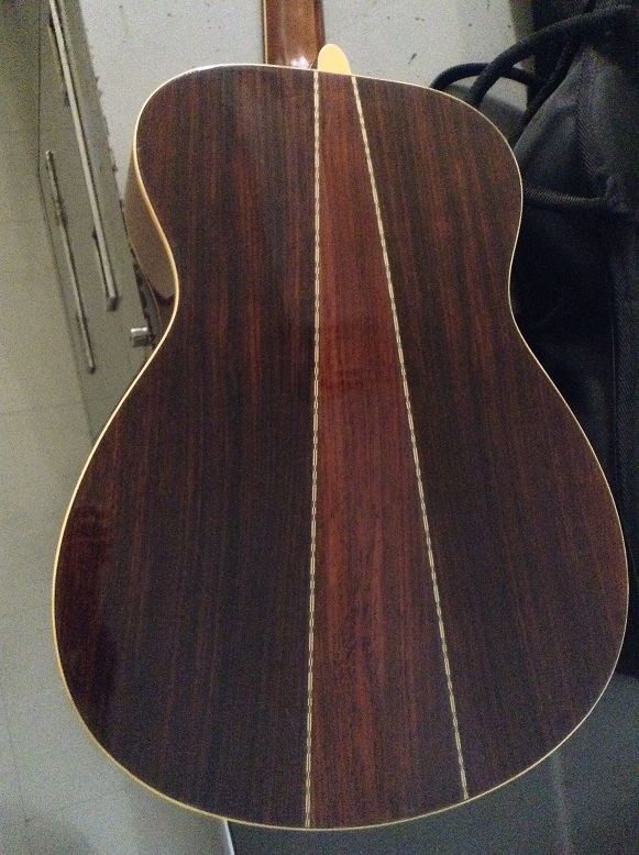 ヤマハ YAMAHA FG-252 オレンジラベル | ログハウスでアコギ