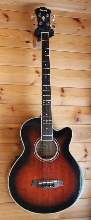 アイバニーズ Ibanez AEB10E | ログハウスでアコギ