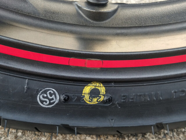 ジクサー150 (NG4BG) 前後タイヤ交換 – unblogged