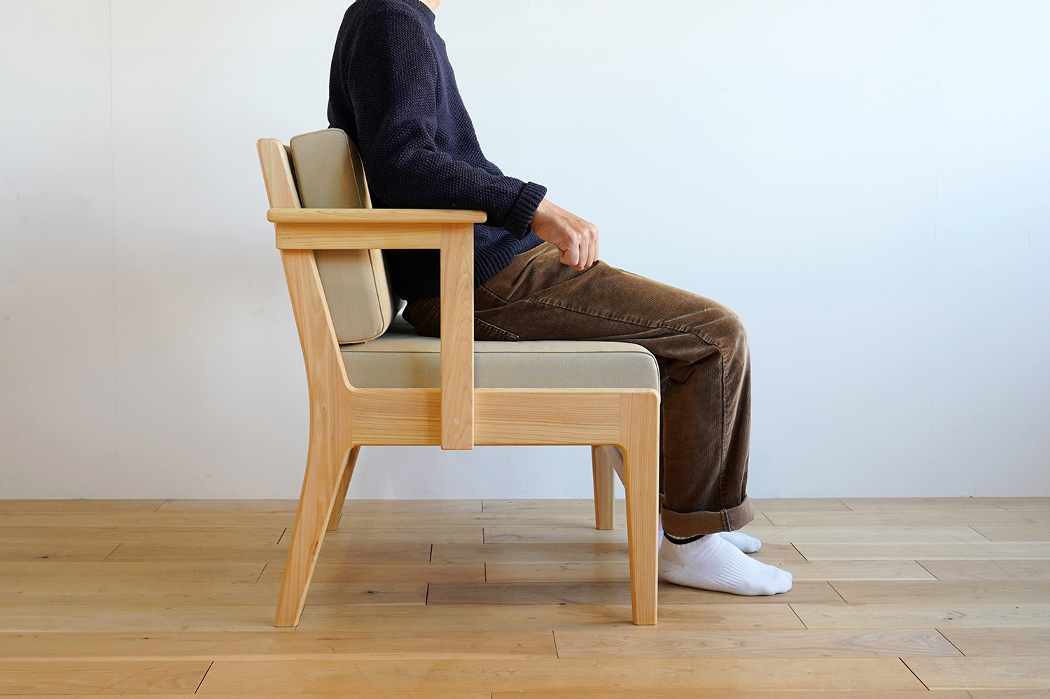 アームプラスのあぐら椅子｜ZA（ザ）アームチェア | HINOKICRAFT