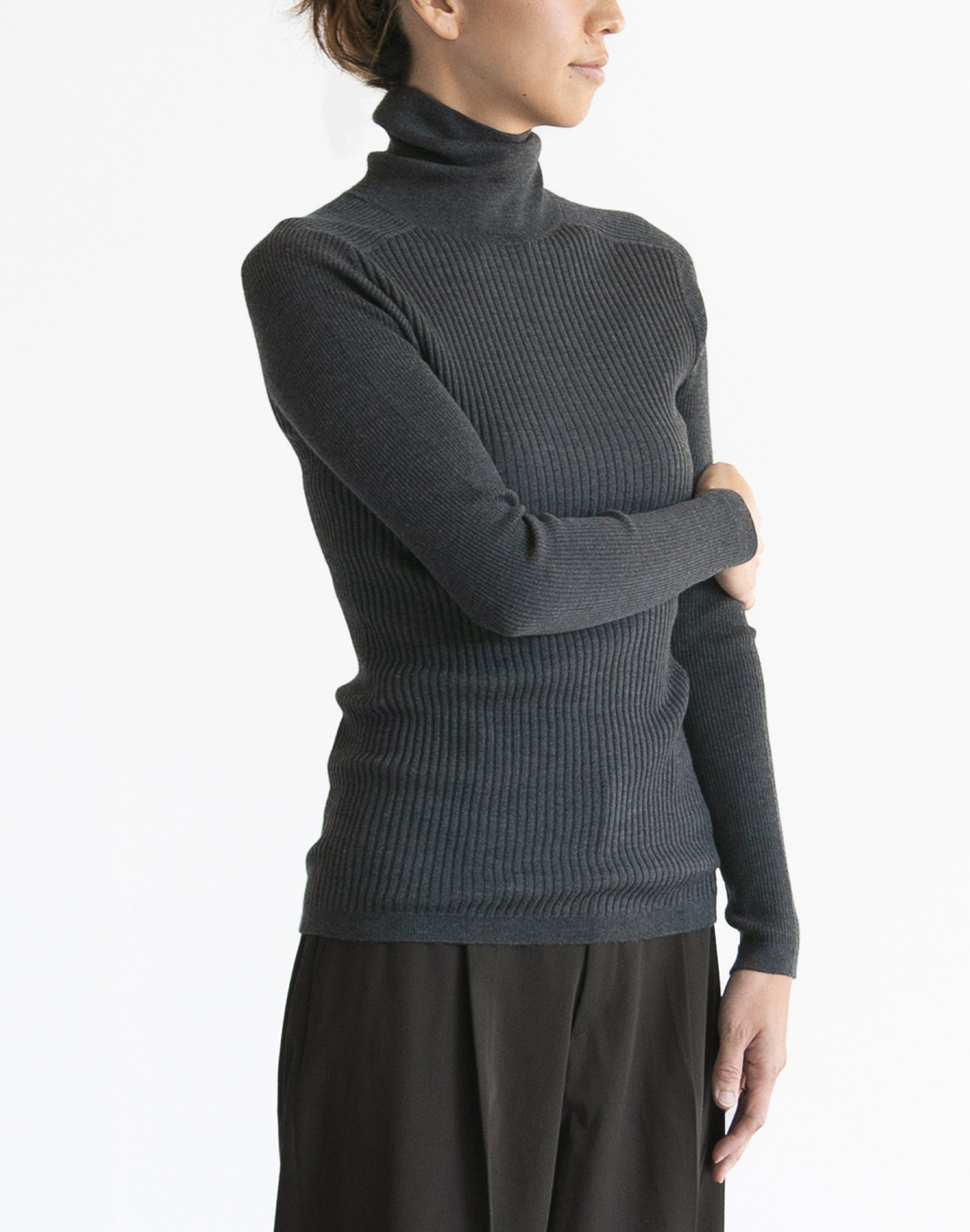 リブタートルネックプルオーバー KURUMIFACTORY 日本製 ホール