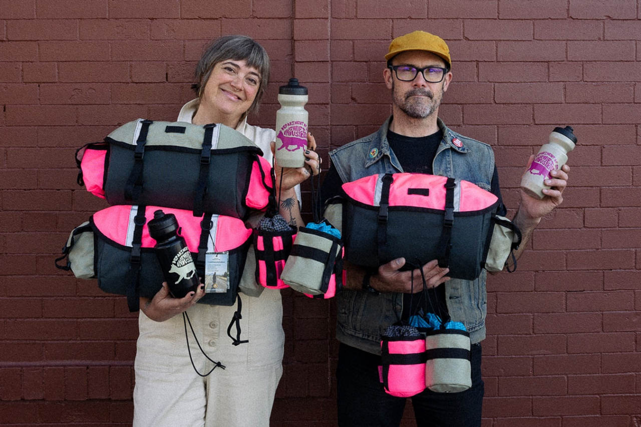 SWIFT INDUSTRIES 15TH ANNIVERSARY & ONIGIRI OUTSIDE - BLUE LUG