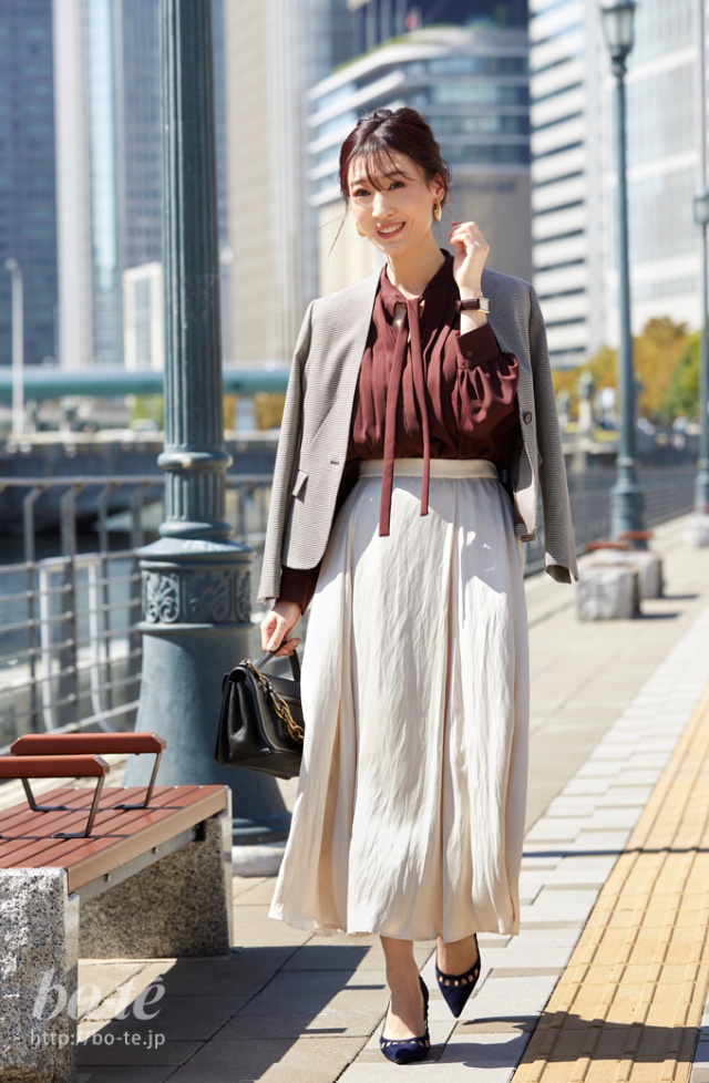 この秋は営業スタイルもブラウンで！ 千鳥格子×バーガンディーで華やぎ