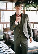 THYM カーキ｜タキシード｜オシャレでこだわり、個性的なウェディング